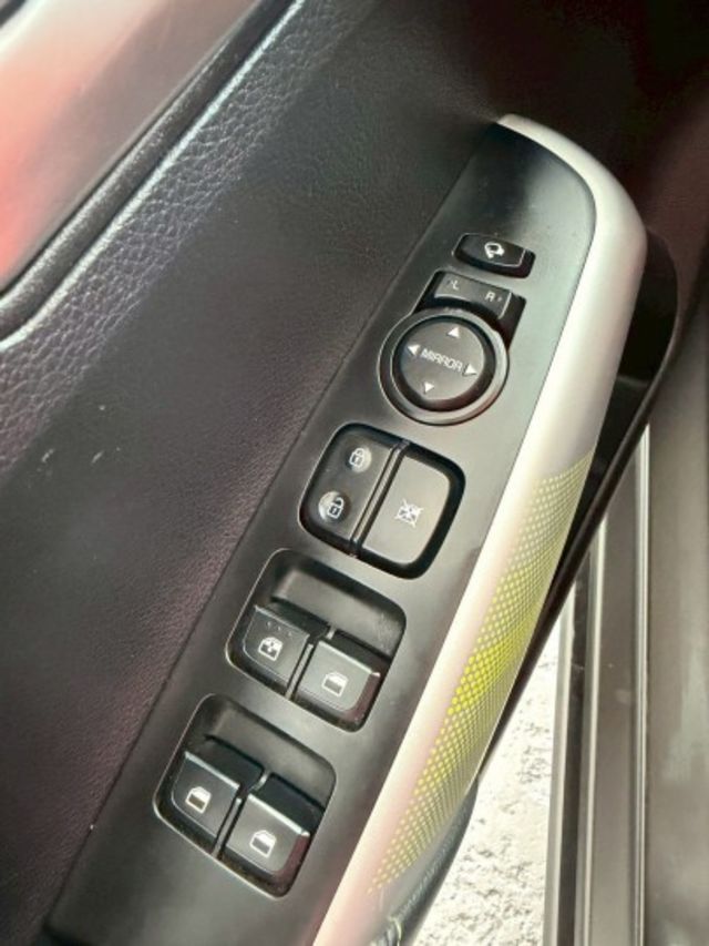 2023年PICANTO X-LINE版 原廠保固中 都會跨界小鋼炮 省油又有型的都會小車 認證車 里程保證  第11張相片