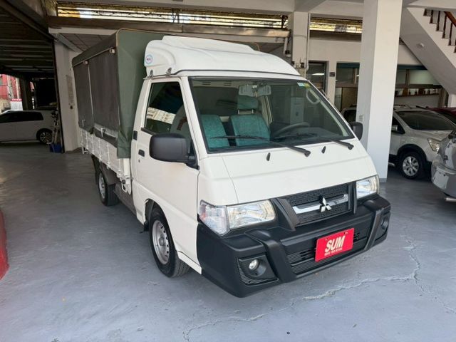 2019年DELICA 2.4篷式 手排 實跑15萬公里 實力派貨車 耐操耐載的工作好夥伴 遮風避雨載貨更安心 里程保證  第2張相片