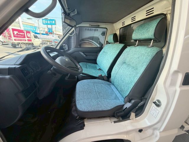 2019年DELICA 2.4篷式 手排 實跑15萬公里 實力派貨車 耐操耐載的工作好夥伴 遮風避雨載貨更安心 里程保證  第9張相片