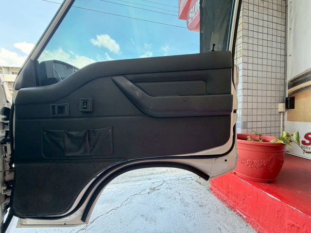 2019年DELICA 2.4篷式 手排 實跑15萬公里 實力派貨車 耐操耐載的工作好夥伴 遮風避雨載貨更安心 里程保證  第12張相片