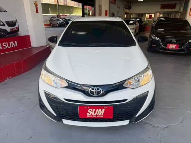 2022年YARIS 雅致版 市區代步小車 省油省稅好停車 新手首購族首選車 認證車 CarPlay 導航 倒車影像  第3張相片