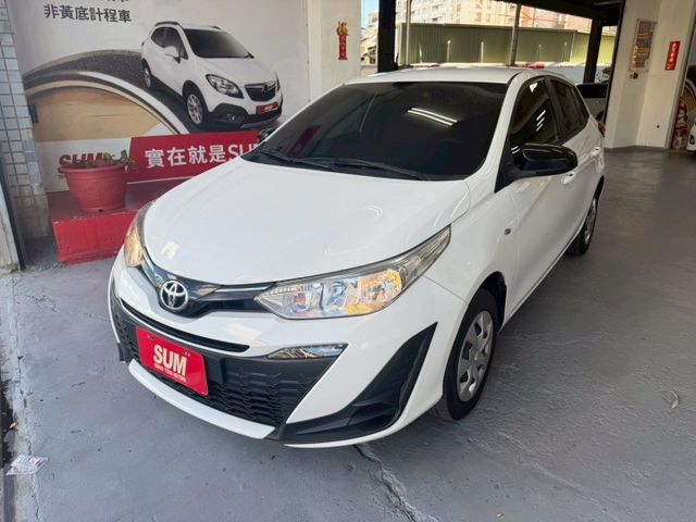 2022年YARIS 雅致版 市區代步小車 省油省稅好停車 新手首購族首選車 認證車 CarPlay 導航 倒車影像  第4張相片