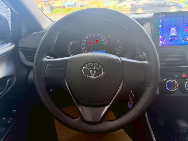 2022年YARIS 雅致版 市區代步小車 省油省稅好停車 新手首購族首選車 認證車 CarPlay 導航 倒車影像  第8張相片