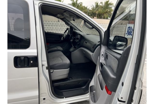 Hyundai STAREX  第10張相片