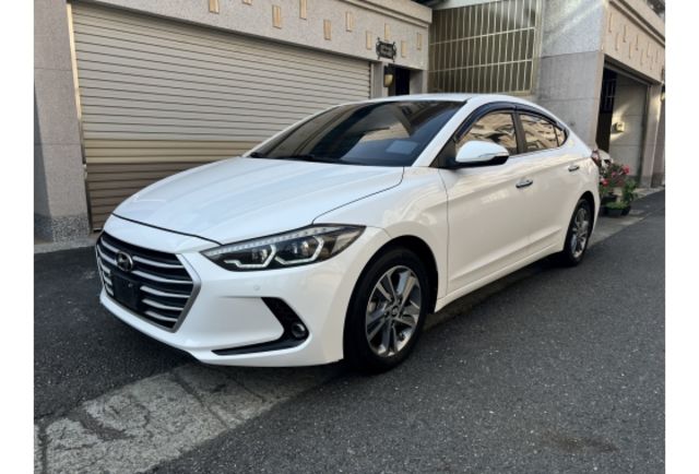 Hyundai ELANTRA  第1張相片