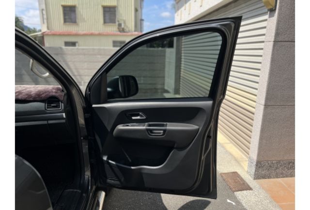 Volkswagen AMAROK 3.0 TDI  第11張相片