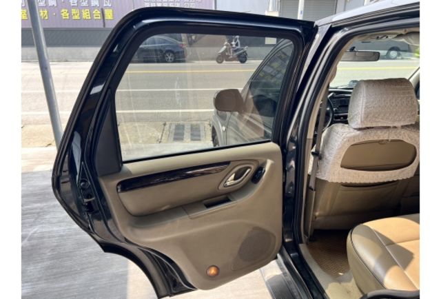 Mazda TRIBUTE  第7張相片