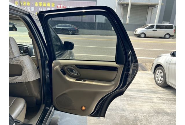 Mazda TRIBUTE  第11張相片