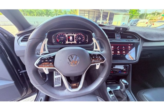 Volkswagen Tiguan 2022款 380 TSI R-Line Performance 黑色  第18張相片