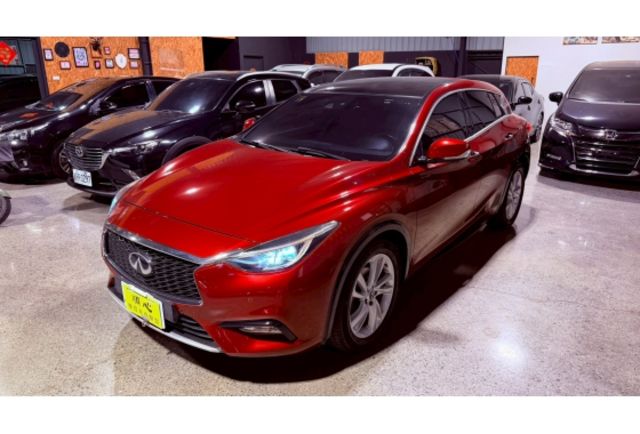 2016 Infiniti Q30 1.6 深紅色 小型家庭房車  第3張相片