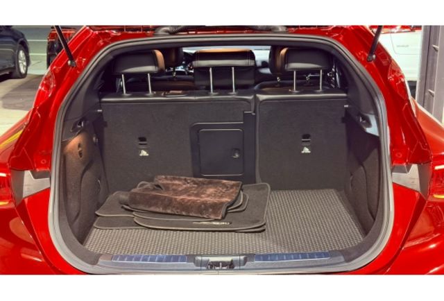 2016 Infiniti Q30 1.6 深紅色 小型家庭房車  第8張相片