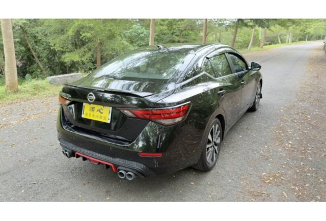 Nissan  2022 Sentra  1.6旗艦版 黑色  第2張相片