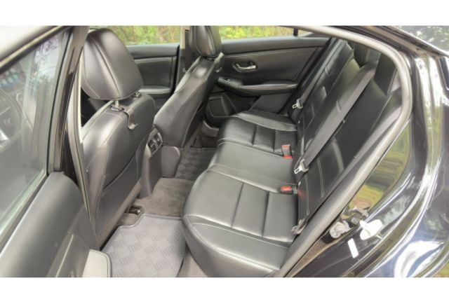 Nissan  2022 Sentra  1.6旗艦版 黑色  第10張相片