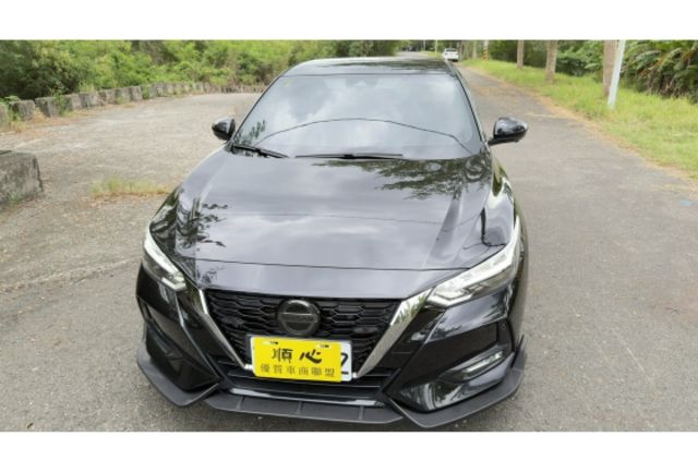 Nissan  2022 Sentra  1.6旗艦版 黑色  第14張相片