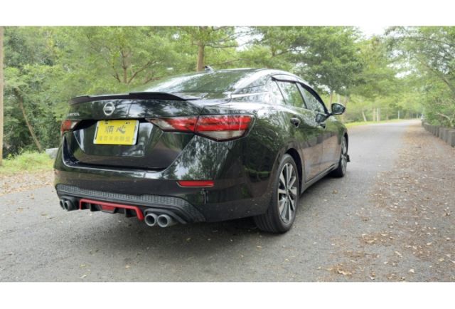 Nissan  2022 Sentra  1.6旗艦版 黑色  第15張相片