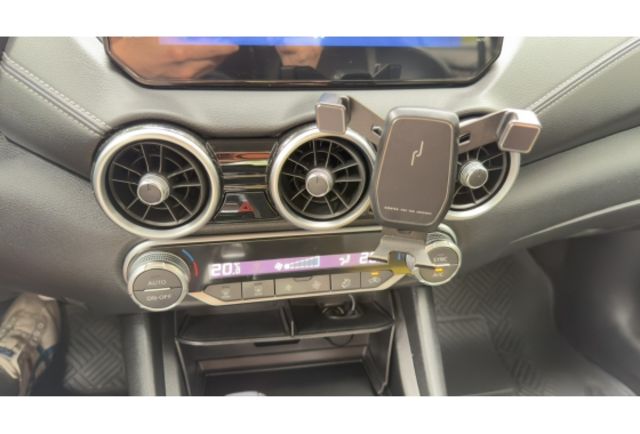 Nissan  2022 Sentra  1.6旗艦版 黑色  第17張相片