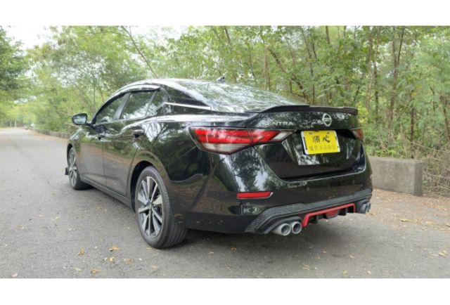 Nissan  2022 Sentra  1.6旗艦版 黑色  第21張相片