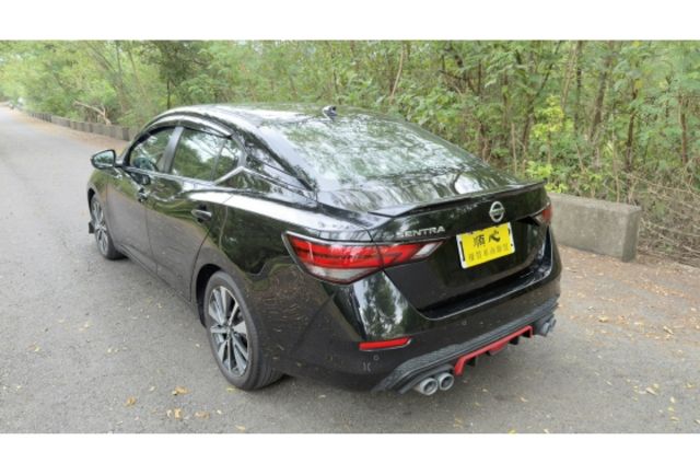 Nissan  2022 Sentra  1.6旗艦版 黑色  第22張相片