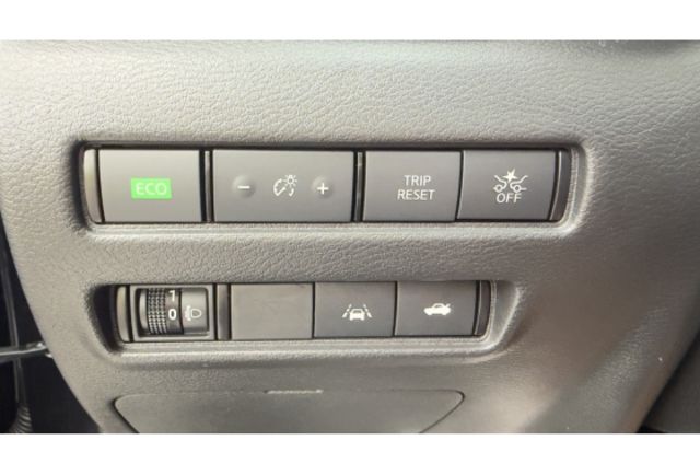 Nissan  2022 Sentra  1.6旗艦版 黑色  第23張相片