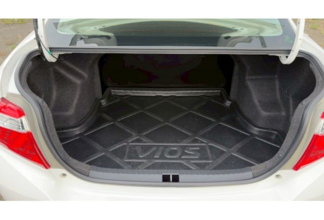 2017 Toyota Vios 1.5 國產經典白  第2張相片