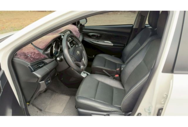 2017 Toyota Vios 1.5 國產經典白  第13張相片