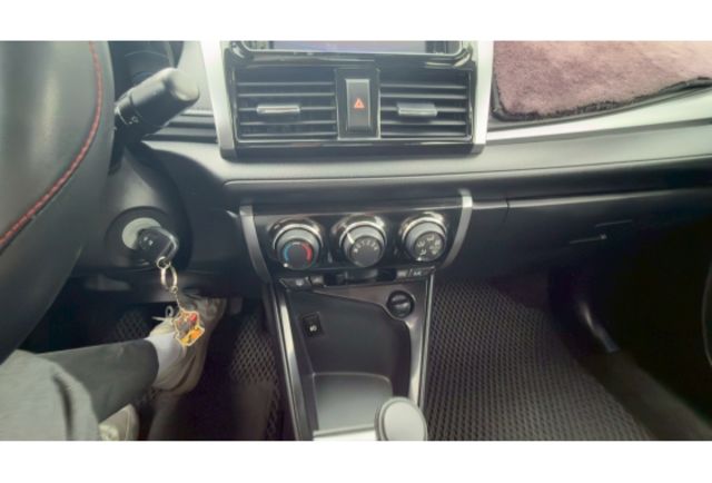 2017 Toyota Vios 1.5 國產經典白  第18張相片