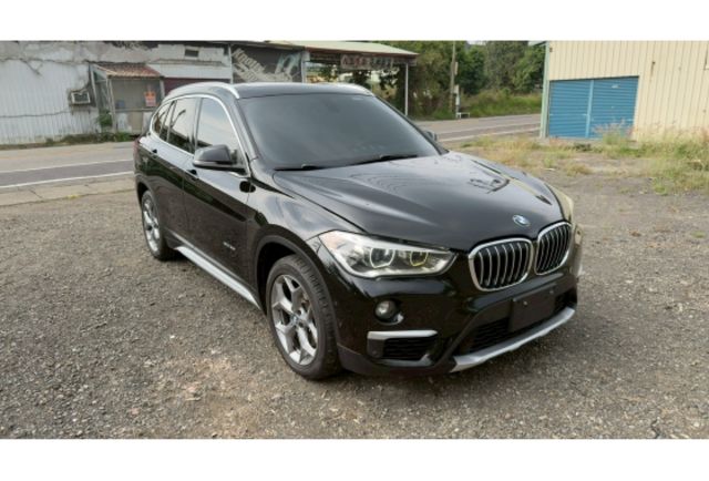 2015 BMW  X1  2015 BMW X1 黑色  第1張相片