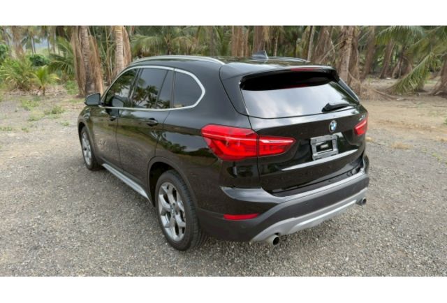 2015 BMW  X1  2015 BMW X1 黑色  第2張相片