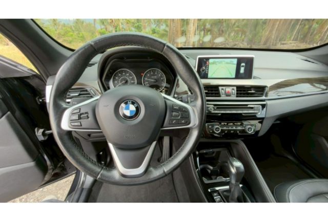 2015 BMW  X1  2015 BMW X1 黑色  第4張相片