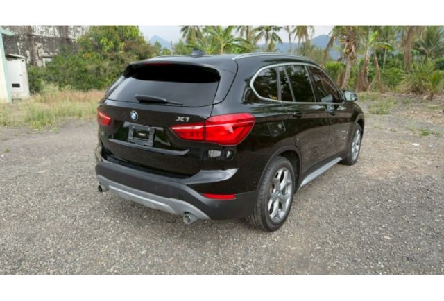 2015 BMW  X1  2015 BMW X1 黑色  第5張相片