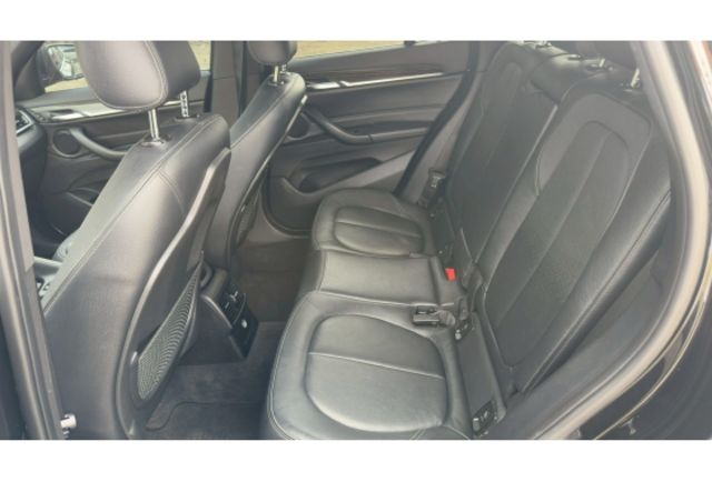 2015 BMW  X1  2015 BMW X1 黑色  第14張相片