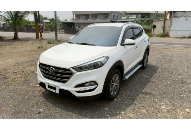 2016年 Hyundai Tucson 白色 柴油魅力  第8張相片
