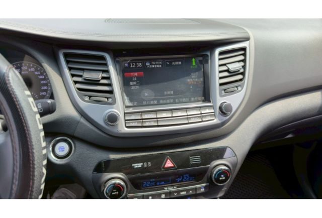 2016年 Hyundai Tucson 白色 柴油魅力  第18張相片