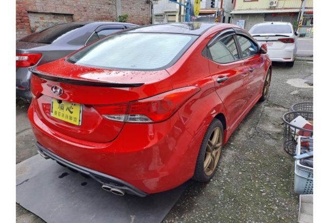 Hyundai ELANTRA  第3張相片