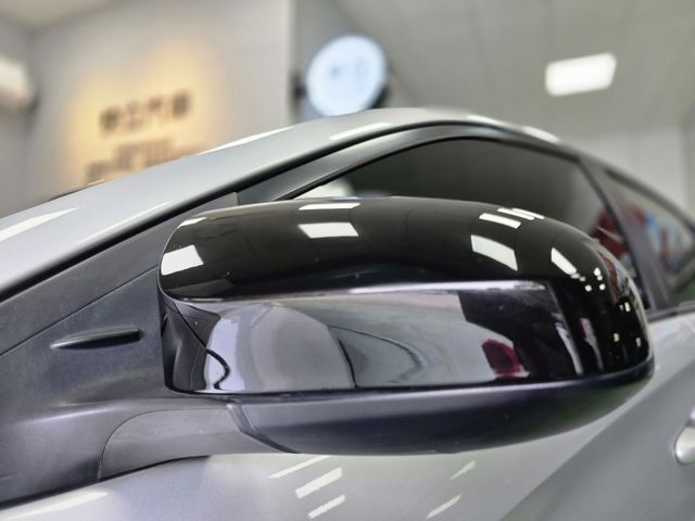 快立嚴選❱❱❱ⓎⒺⓈ認證車2021年12月領牌2022年型式【小改款】極光銀✲僅跑四萬六❏原鈑件❏防滑❏省油代步車首選⫷  第3張相片