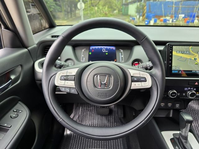 快立嚴選❱❱❱ⓎⒺⓈ認證車2022年6月【環景特仕版】深鈦灰✴僅跑四萬❏原漆原鈑件❏八核心安卓影音❏ACC❏免鑰匙❏六安  第12張相片