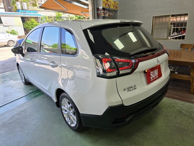 快立嚴選❱❱❱ⓎⒺⓈ認證車2021年7月【輕鬆型】冰曜白✴僅跑兩萬❏原漆原鈑件❏電尾門❏免鑰匙❏安卓機❏前後雷達❏可全貸  第5張相片