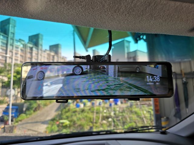 快立嚴選❱❱❱ⓎⒺⓈ認證車2021年7月【輕鬆型】冰曜白✴僅跑兩萬❏原漆原鈑件❏電尾門❏免鑰匙❏安卓機❏前後雷達❏可全貸  第11張相片