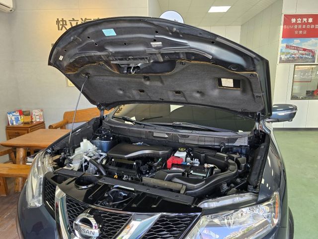 快立嚴選❱❱❱ⓎⒺⓈ認證車2016年9月【玩美影音版】湛海藍✴僅跑十萬❏環景❏導航❏免鑰匙❏六氣囊❏四輪極新❏可全額貸款  第8張相片