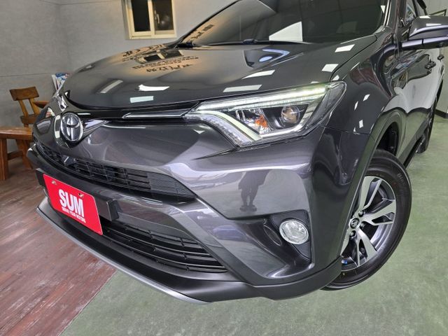 快立嚴選❱❱❱ⓎⒺⓈ認證車2018年11月領【雙精裝豪華版】雲河灰✲僅跑九萬❏原漆原鈑❏環景❏盲點❏導航❏原廠保養四輪新  第2張相片