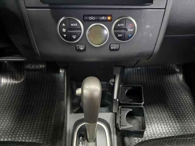 快立嚴選❱❱❱ⓎⒺⓈ認證車2011年型式【L規】英倫灰✴僅跑十六萬❏全車原鈑件❏安卓機❏定速❏免鑰匙❏黑內裝❏原廠保養❏  第14張相片