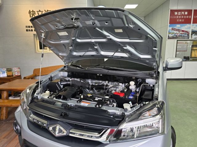 快立嚴選❱❱❱ⓎⒺⓈ認證車2021年【2.4精裝型】星鑽銀✴僅跑四萬九❏防滑❏光感應頭燈❏日型燈❏商旅兩用車首選❏可全貸  第9張相片