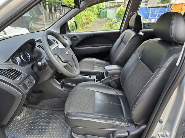 快立嚴選❱❱❱ⓎⒺⓈ認證車2021年【2.4精裝型】星鑽銀✴僅跑四萬九❏防滑❏光感應頭燈❏日型燈❏商旅兩用車首選❏可全貸  第11張相片