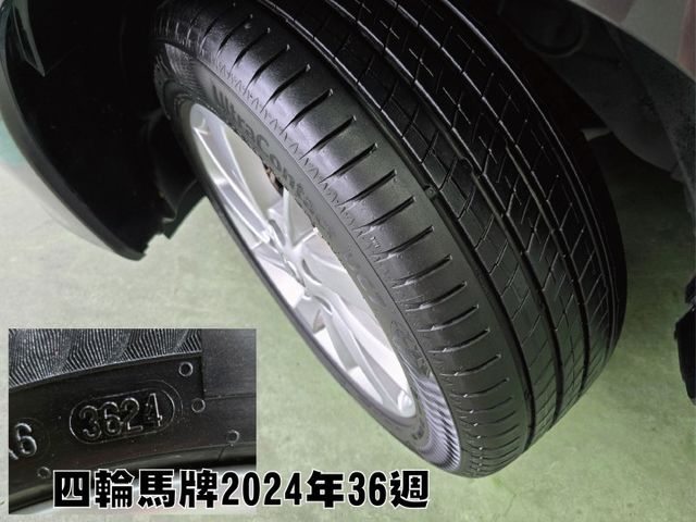 快立嚴選❱❱❱ⓎⒺⓈ認證車2015年【豪華影音版】銀雪灰✴僅跑兩萬五❏原鈑件❏導航❏免鑰匙❏恆溫❏原廠保養❏四輪馬牌極新  第8張相片