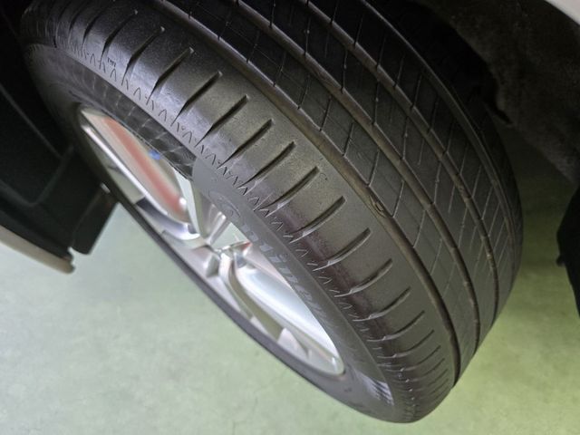 快立嚴選❱❱❱ⓎⒺⓈ認證車2014年【精裝經典版】極光銀✴里程保證❏原鈑件❏導航❏恆溫❏電折❏代步車首選❏四輪新❏可全貸  第8張相片