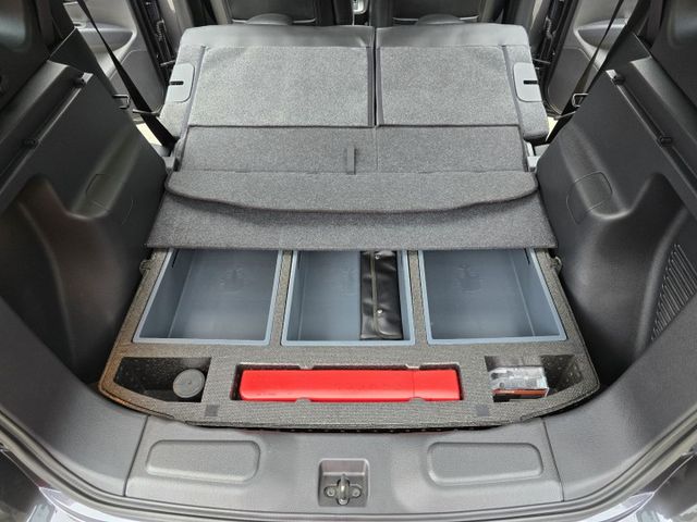 快立嚴選❱❱❱ⓎⒺⓈ認證車2020年7月領牌【行家影音版】滾石灰✴僅跑八萬原鈑件❏電折❏導航❏平整化套件❏四輪新❏可全貸  第18張相片