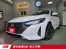 快立嚴選❱❱❱ⓎⒺⓈ認證車2025年型式【尊爵智駕▪︎黑化雙生版】冷傲白✴僅跑兩千❏原漆原鈑件❏內外氣氛極新❏原廠保固中  第1張縮圖