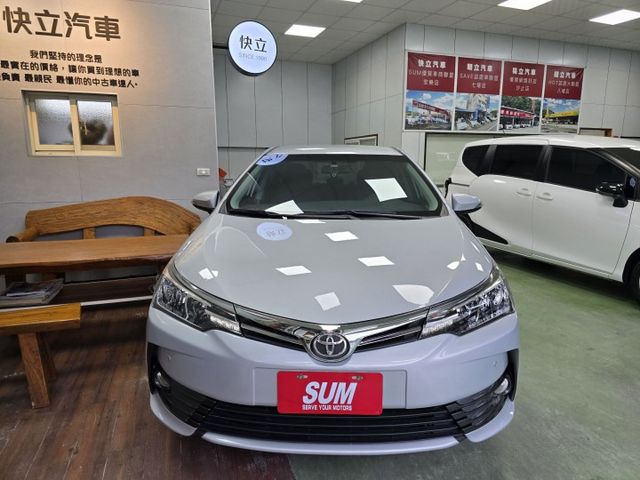 快立嚴選❱❱❱ⓎⒺⓈ認證車2018年11月領牌【雙精裝經典版】極光銀✴全車原鈑件❏環景❏導航❏恆溫❏電折❏防滑❏可全額貸  第3張相片
