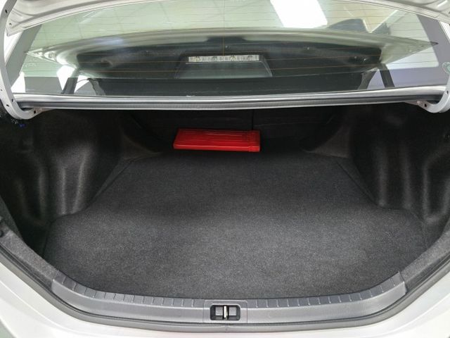 快立嚴選❱❱❱ⓎⒺⓈ認證車2018年11月領牌【雙精裝經典版】極光銀✴全車原鈑件❏環景❏導航❏恆溫❏電折❏防滑❏可全額貸  第18張相片
