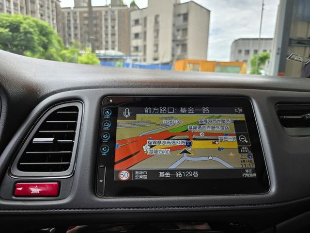 快立嚴選❱❱❱ⓎⒺⓈ認證車2018年【S版】雲朵白♡僅跑九萬八❏原鈑件❏LED頭尾燈❏免鑰匙❏六安❏導航❏四輪新❏可全貸  第14張相片